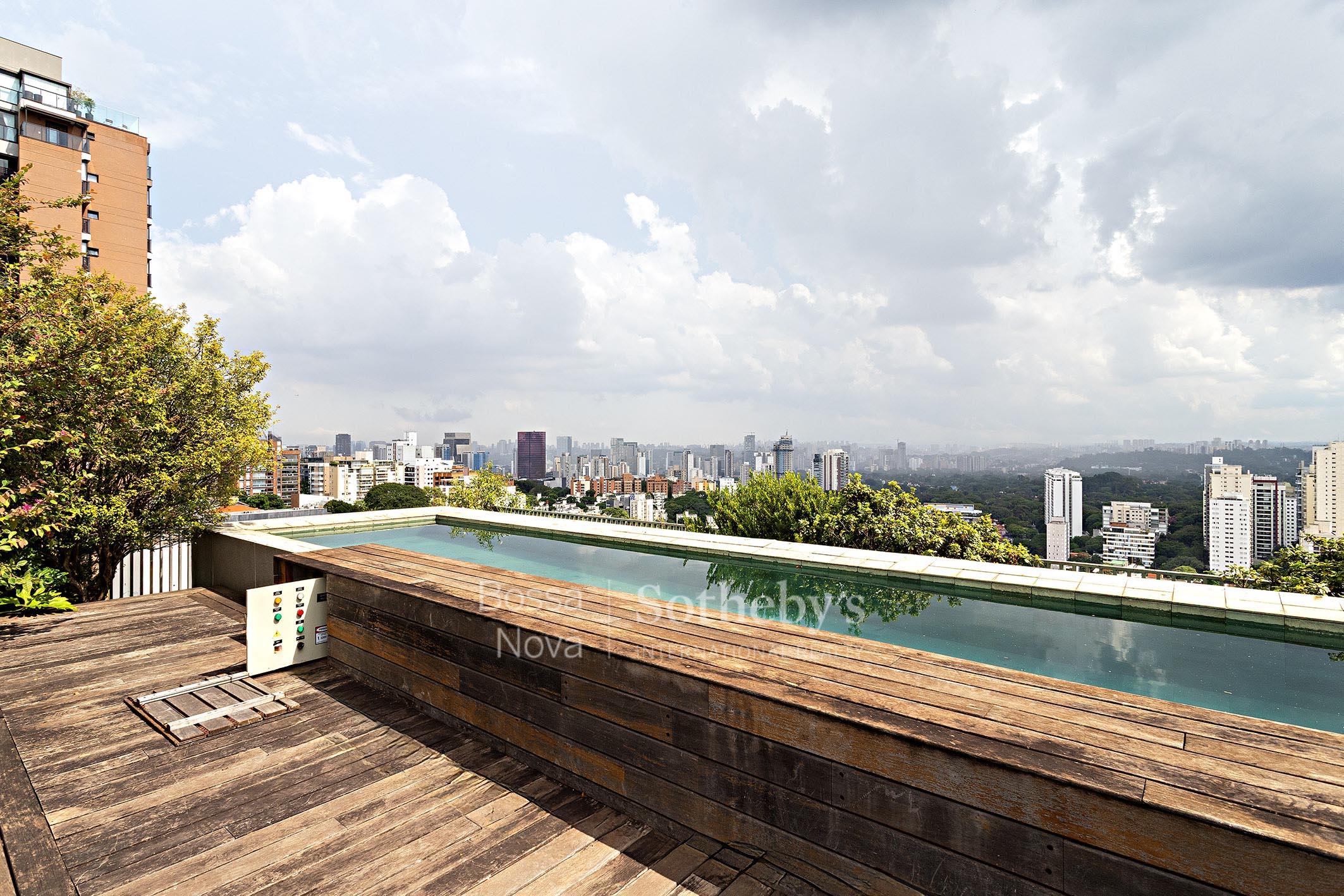 Cobertura Triplex para venda em Vila Madalena